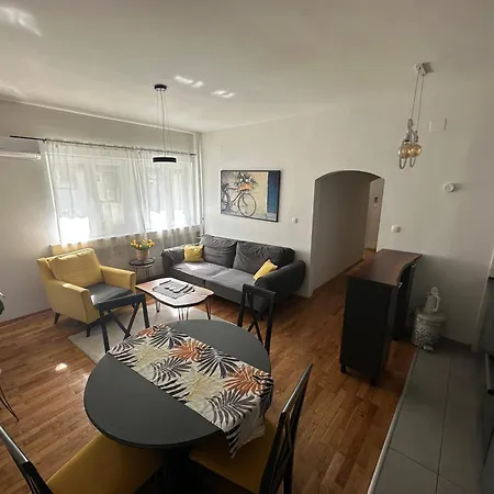 Ira'S Square 2 Bedroom Apartment Free Parking Skopje Exterior photo