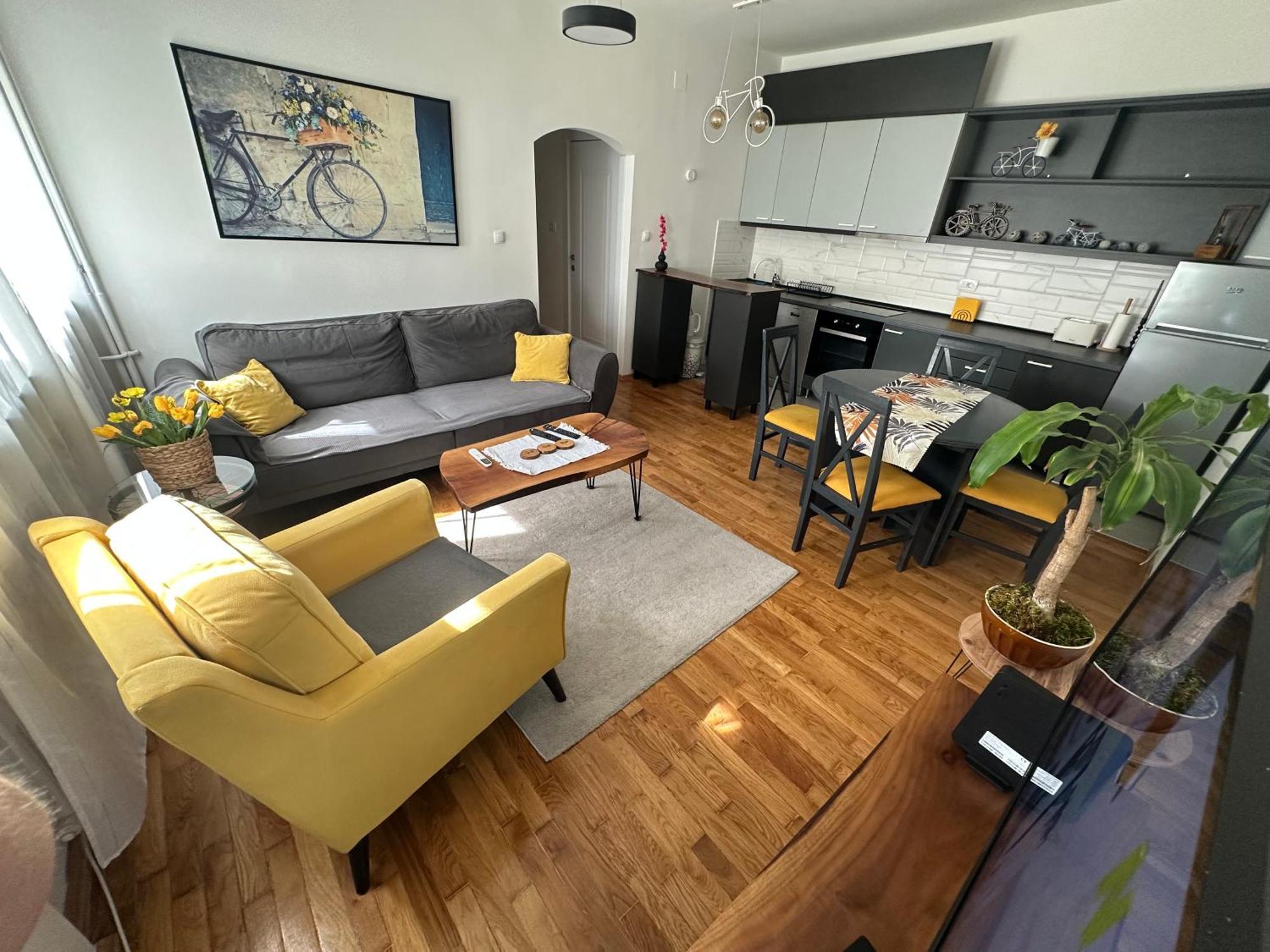 Ira's Square 2 Bedroom Free Parking Apartment Skopje