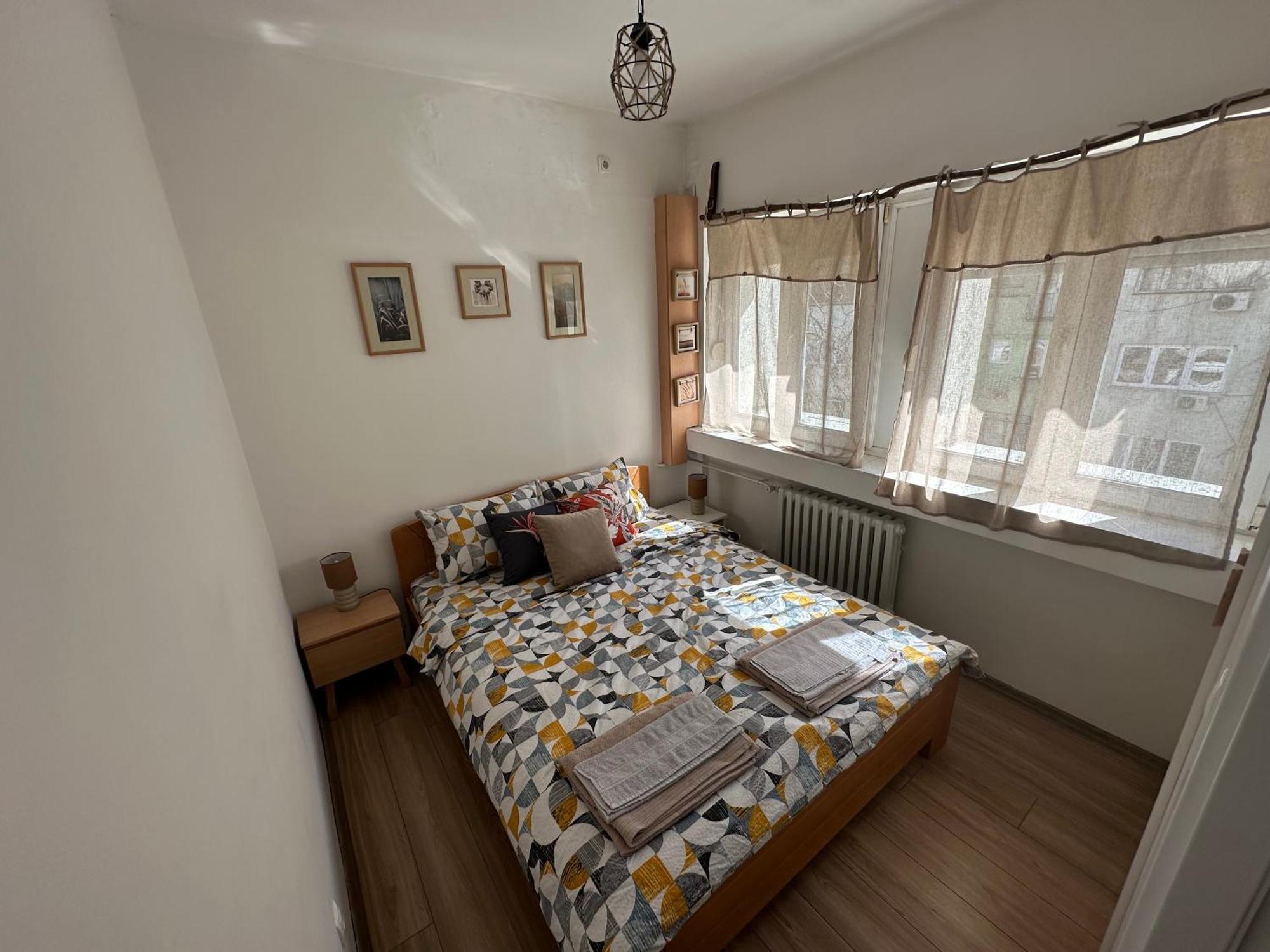 Ira's Square 2 Bedroom Free Parking Üsküp